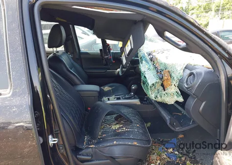 2021 Toyota Tacoma Limited z USA, uszkodzony, nr VIN 3TMGZ5AN8MM390280